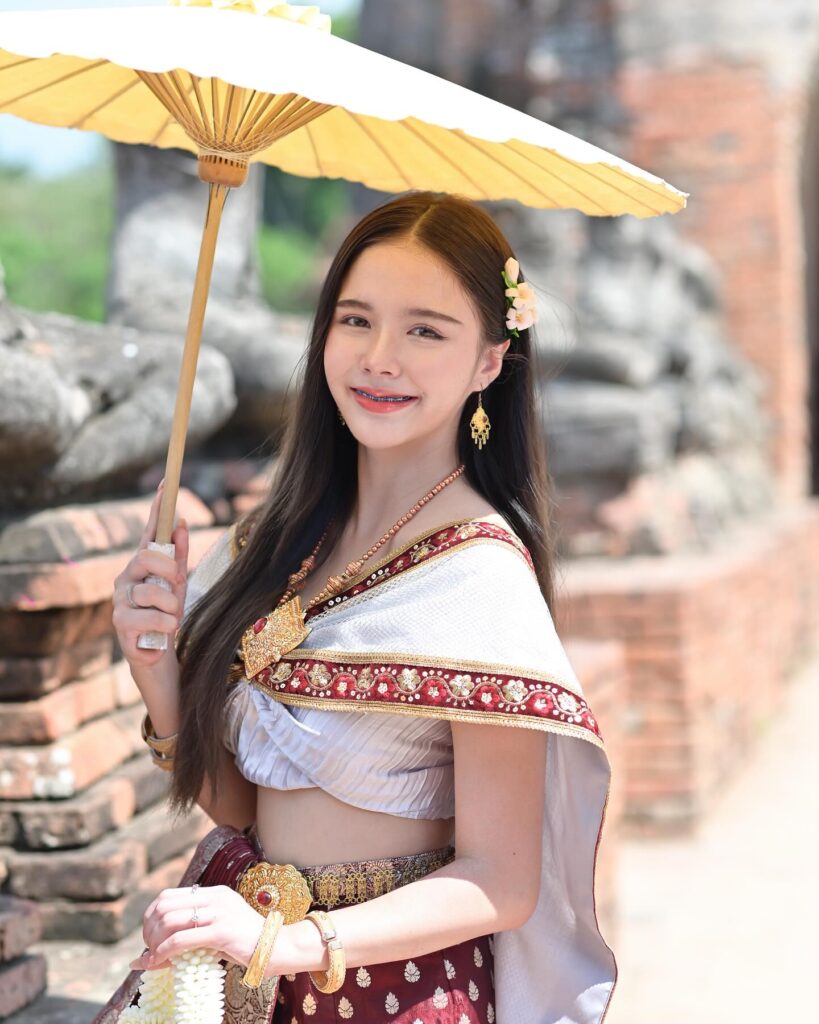 น้องน้ำแฟนครูเต้ย สาวสวยยิ้มหวาน